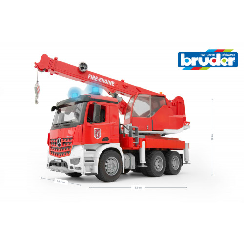 Пожарный автомобиль BRUDER MB Arocs с краном (свет и звук), М1:16 03675